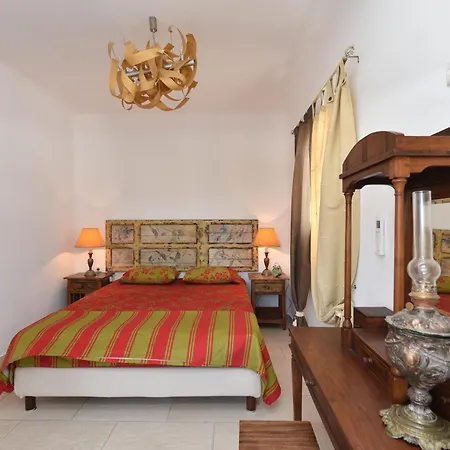 Yria Paros Marpissa